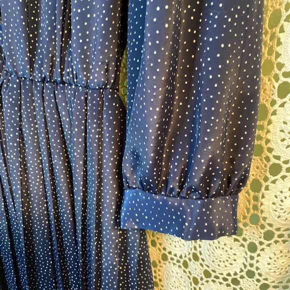 Leslie Belle Vintage Dress - Picture 8 of 9